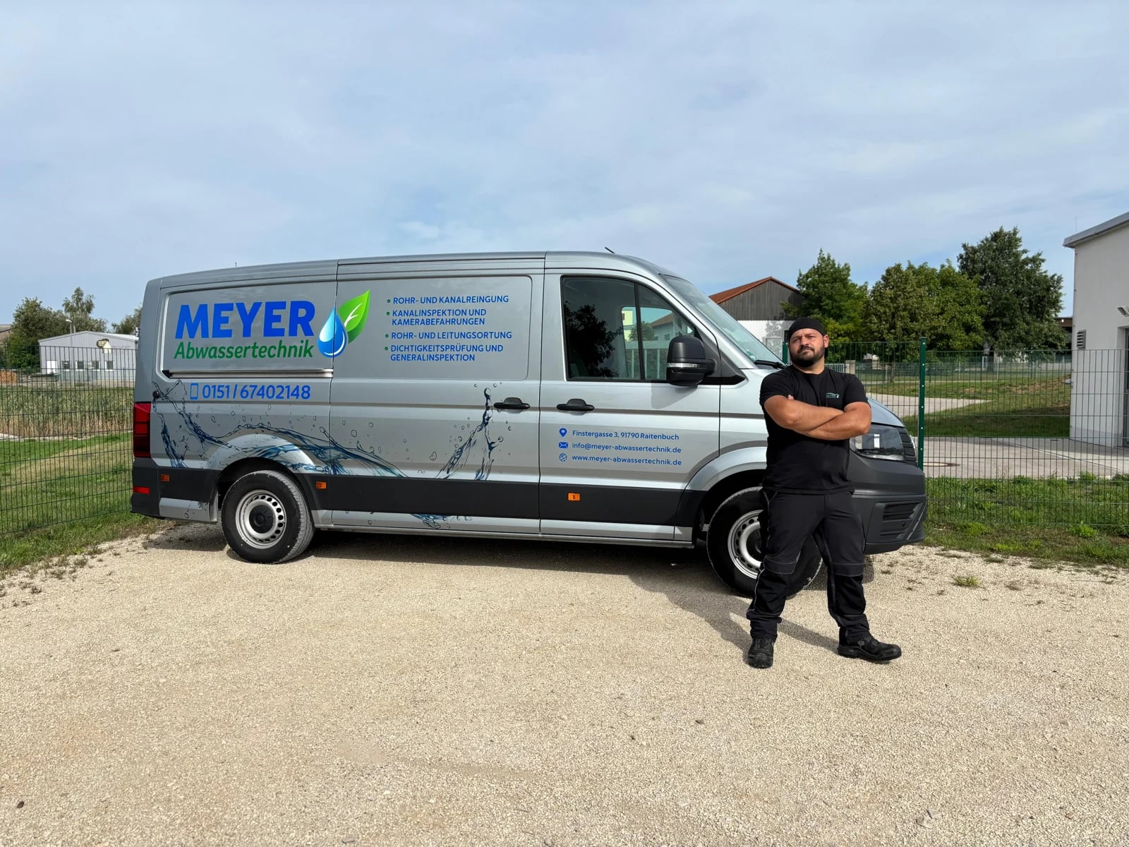 Meyer Abwassertechnik mit dem Einsatzfahrzeug im Landkreis Weißenburg-Gunzenhausen